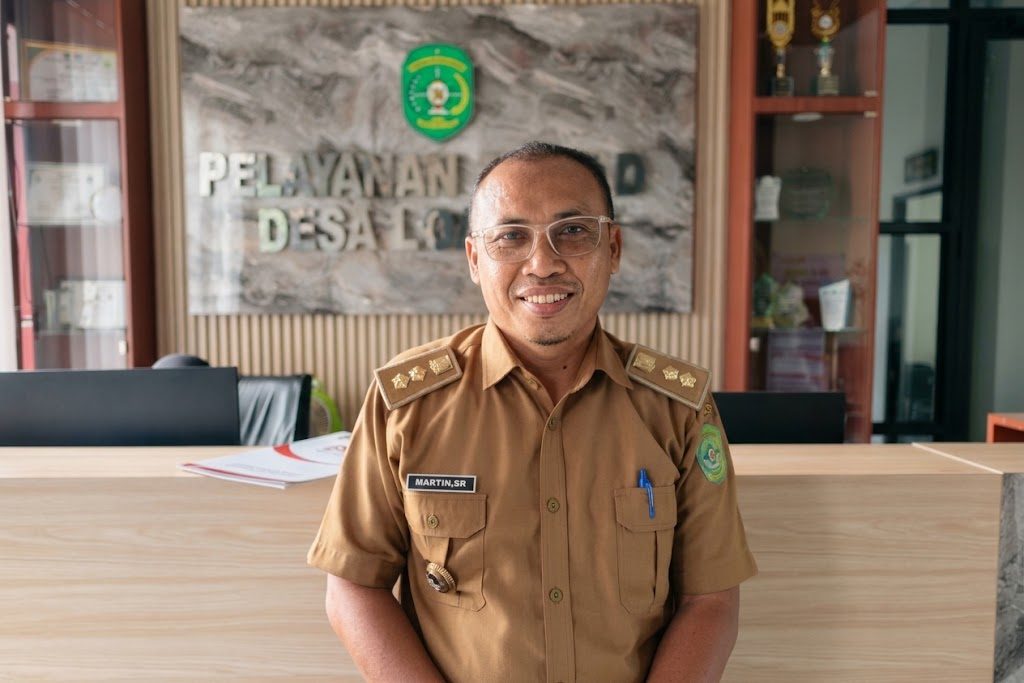 Martin - Kepala Desa Loa Raya